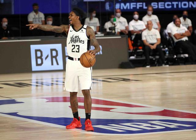 他以帽子戏 他以帽子戏